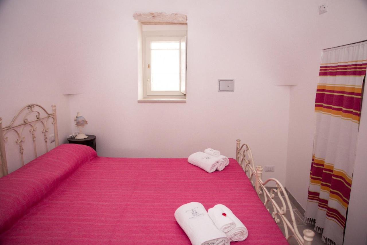 ロコロトンド Trulli Donna Isabella 2 Bed & Breakfast エクステリア 写真