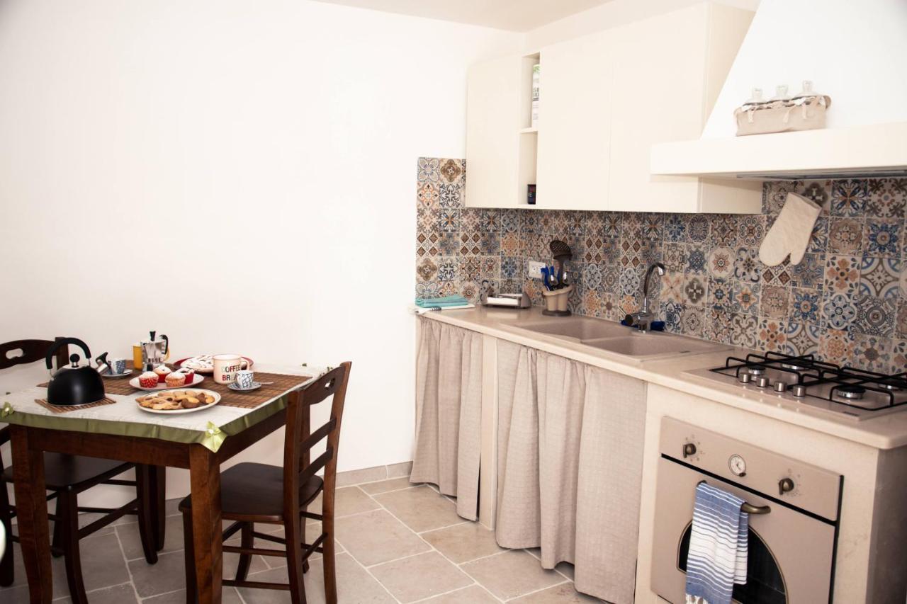 ロコロトンド Trulli Donna Isabella 2 Bed & Breakfast エクステリア 写真